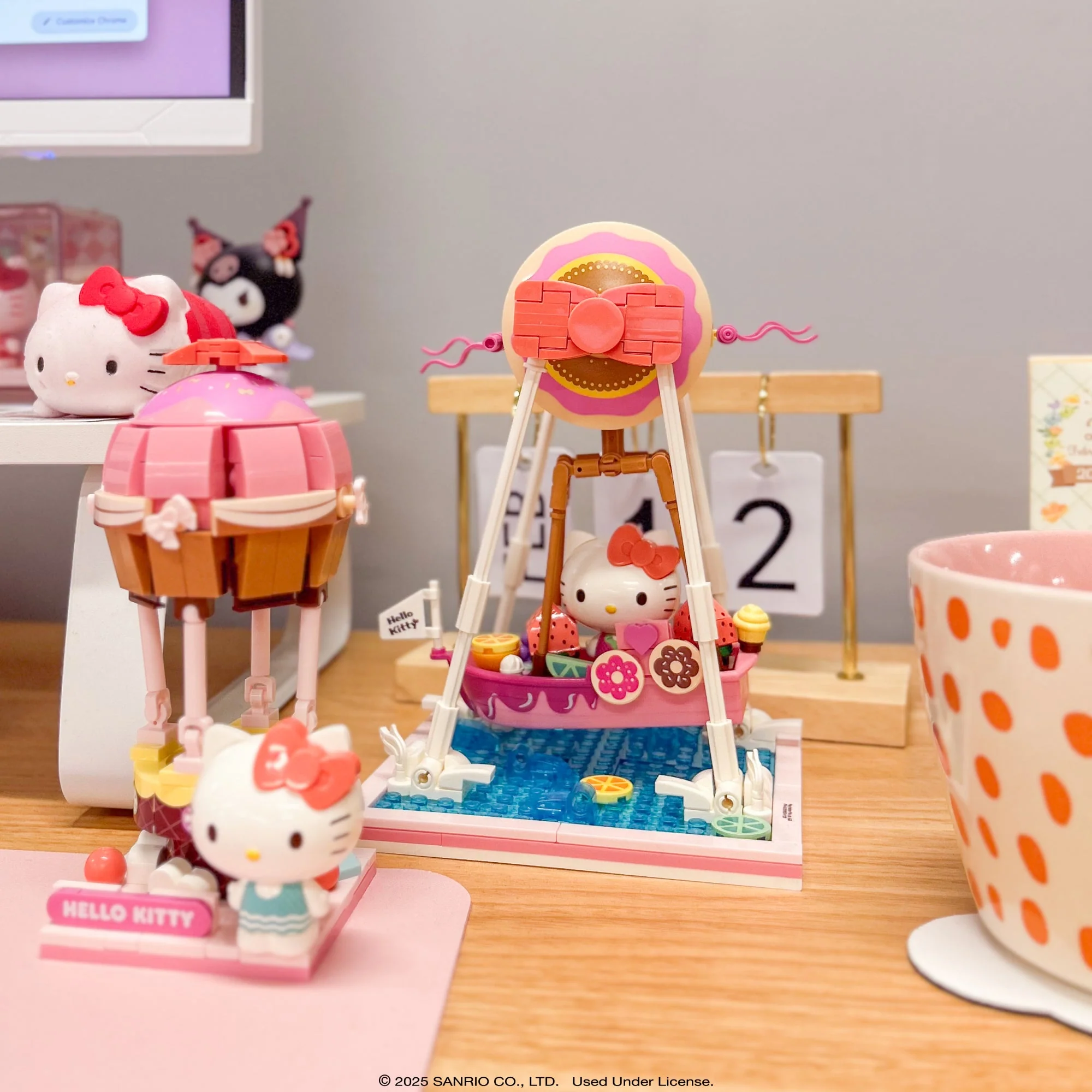 Hello Kitty Summer Wunderland Theme Park Building Blocks (Donut Ship) - Image 7