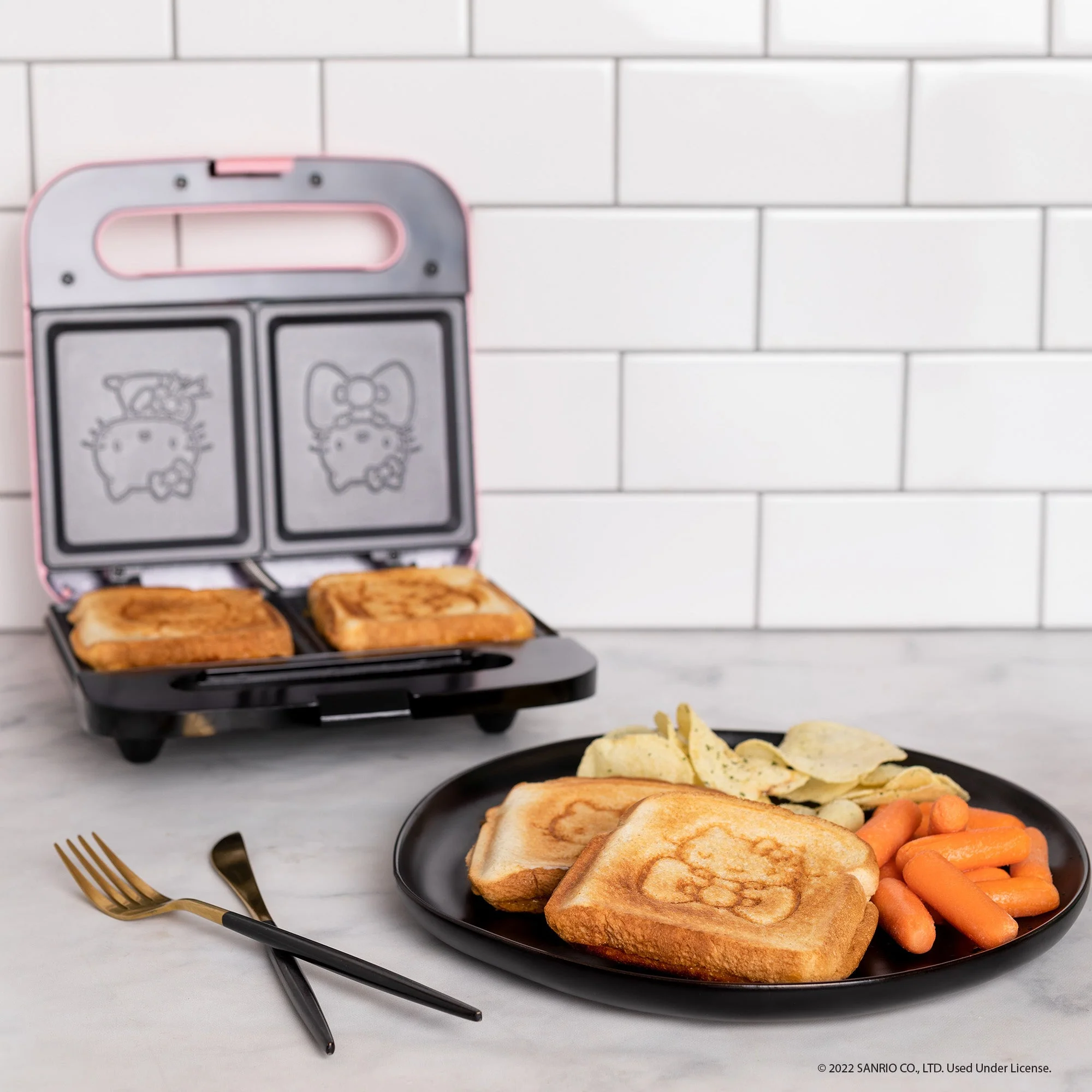 Hello Kitty Bow Sandwich Maker (Pink) - Image 4